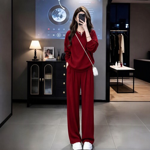 慵懒风酒红色休闲运动套装女秋季