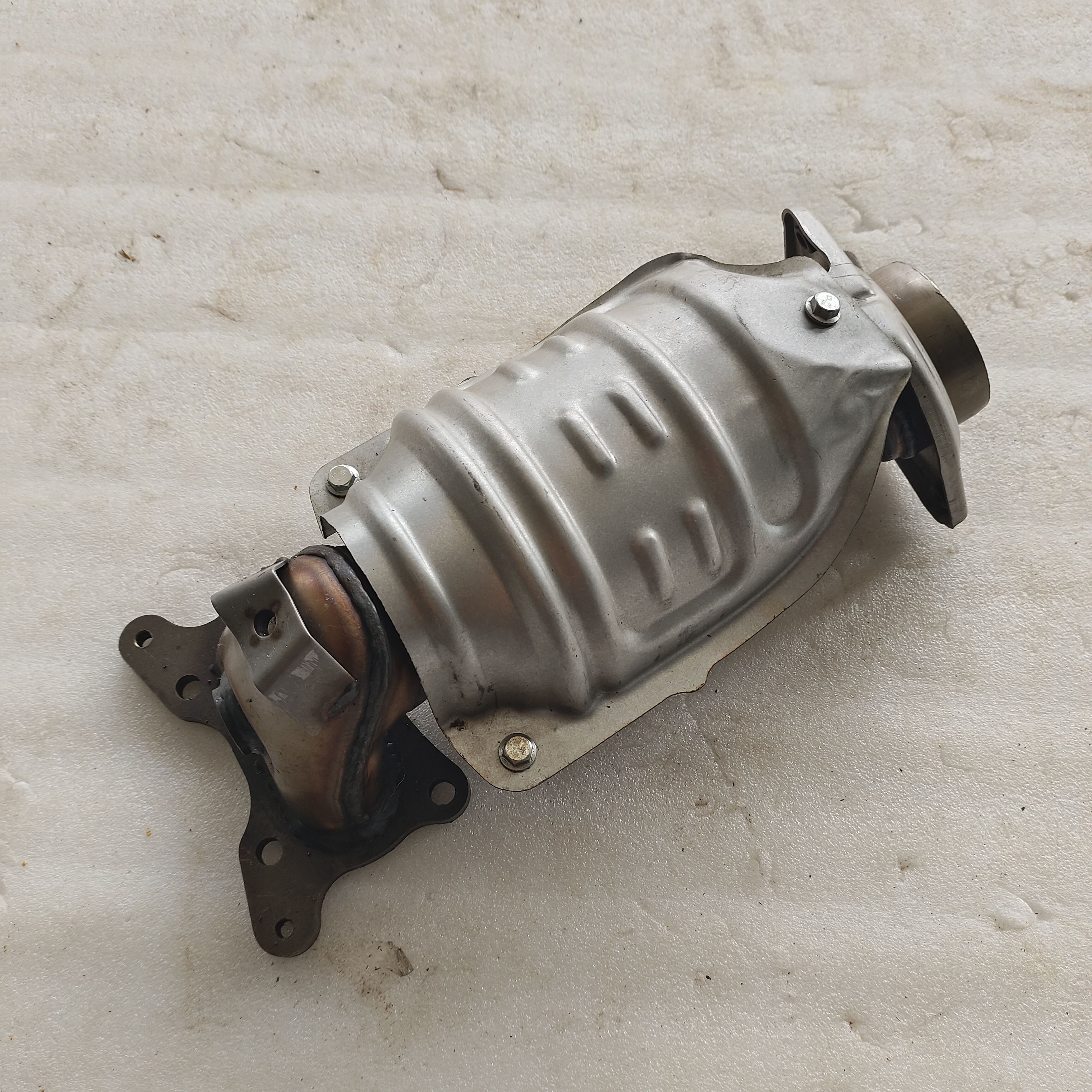 适用于 12-14款本田 CRV crv 2.4 前三元催化器 尾气净化器原装位