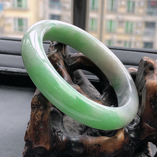 缅甸天然翡翠A货阳绿正圈手镯