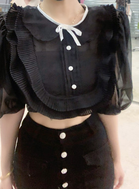 图图小有名气的黑色减龄娃娃衫上衣蝴蝶结减龄排扣泡泡袖短款衬衫