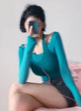 图图小有名气的绿色显白波浪微透紧身打底长袖绿上衣女亲肤透气