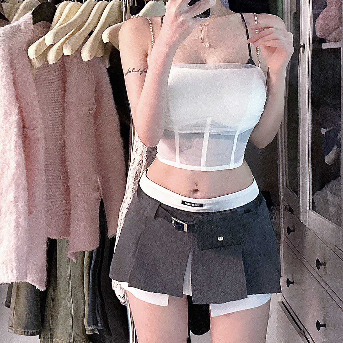 图图小有名气的抹胸钻链斜肩白色甜美风短款上衣吊带性感辣妹,女装/女士精品,背心吊带,淘宝优惠券,粉丝福利购,淘宝优惠卷