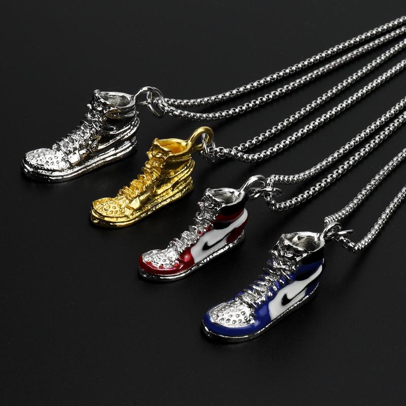 潮酷足球鞋项链男生朋克百搭小众吊坠帅酷时尚高级感毛衣链装饰链