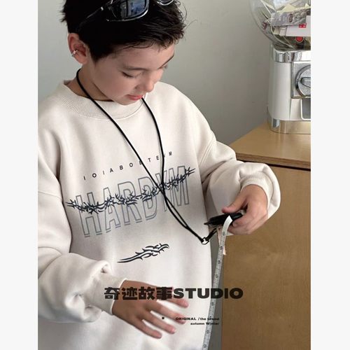 QJ  36036 字母一体绒卫衣