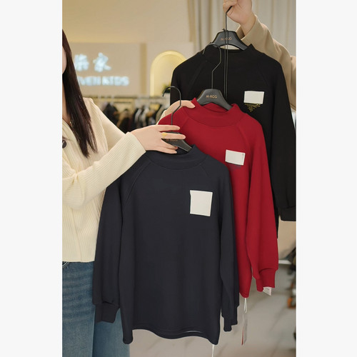 M家 8652 M字母一体绒卫衣