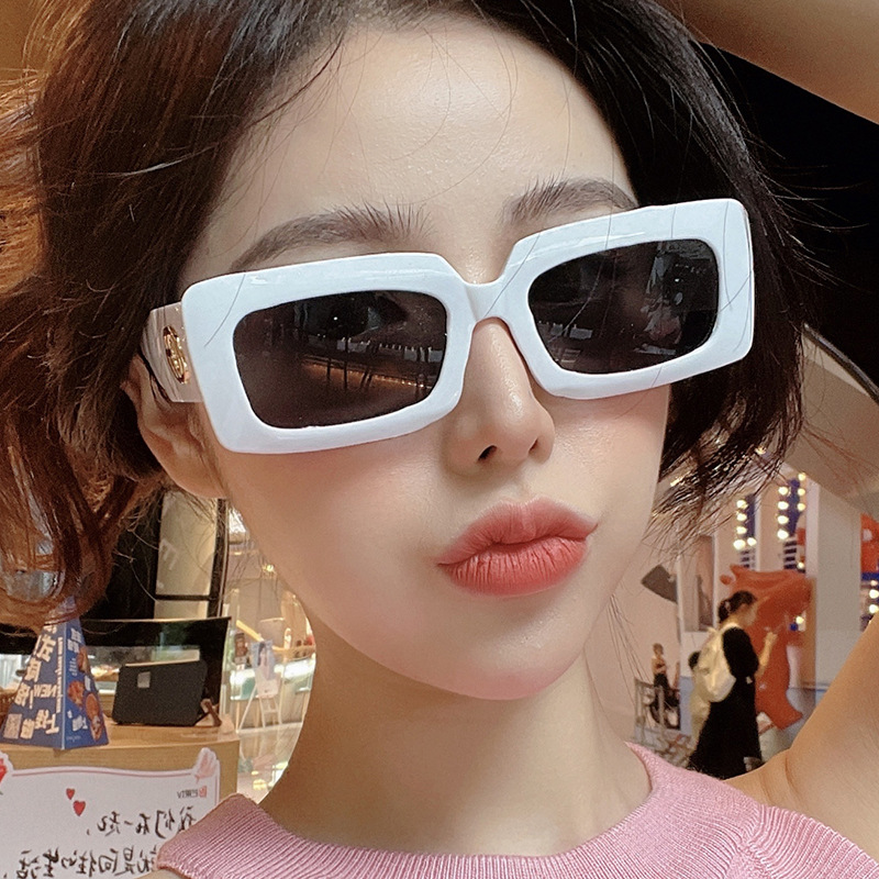 2024新款小方形太阳镜欧美时尚女士墨镜跨境潮流糖果色墨镜