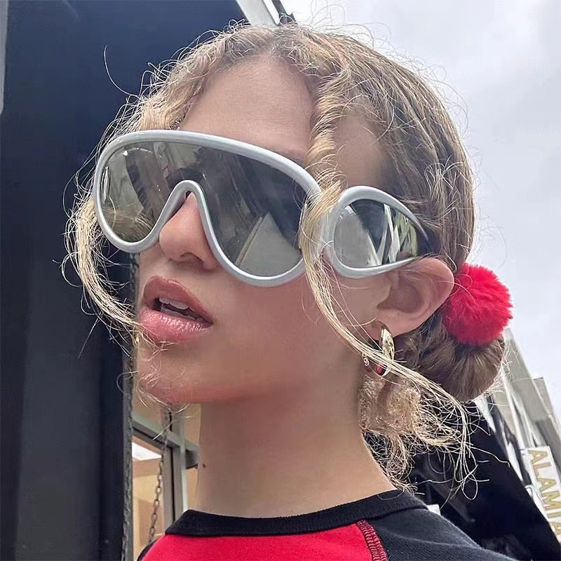 欧美个性时尚嘻哈酷赛博朋克墨镜连体大框UV400防紫外线太阳镜女