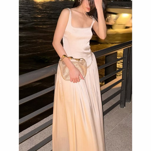 泰国潮牌 淡香槟色吊带连衣裙 tracy