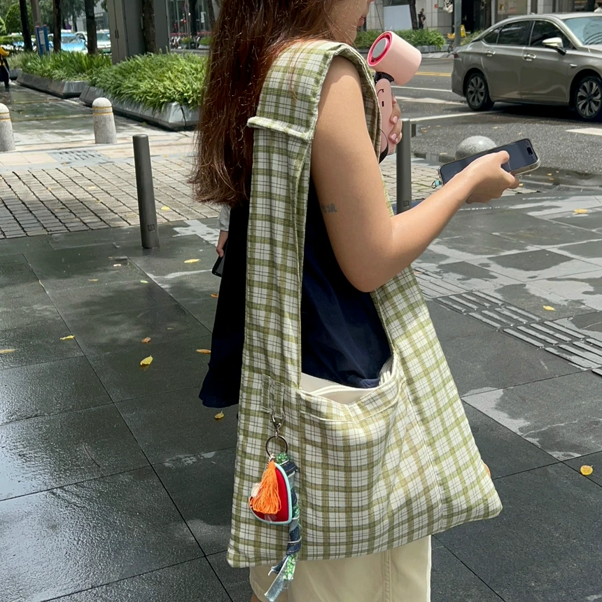 泰国小众品牌 idontdobusiness绿色格子宽肩带斜挎包