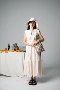 泰国潮牌 亚麻白色绑带连衣裙 palit