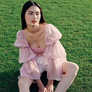泰国潮牌 mitr 粉色轻薄荷叶边泡泡袖透视上衣
