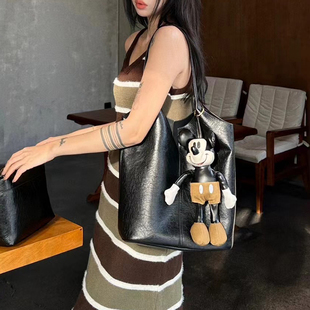 高级感大容量托特包女2025新款时尚百搭单肩手提包简约通勤水桶包