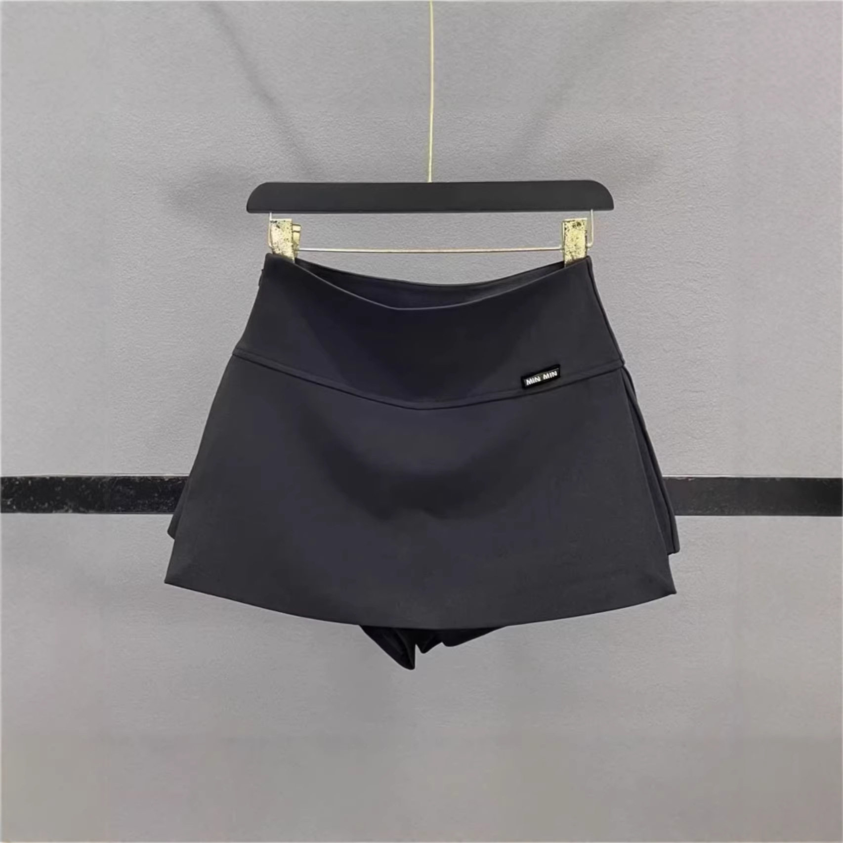 黑色西装半身裙女2026春夏新款高腰显瘦辣妹字裙裤开叉包臀短裙