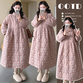 大货孕妇冬季 粉格子绗棉娃娃领长款 宽松甜美保暖外套棉服大衣