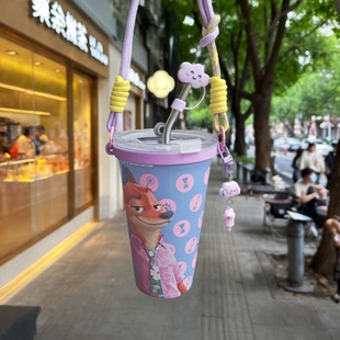 适用瑞幸疯狂动物城联名咖啡杯手提挂绳Manner杯套装饰吸管保温杯