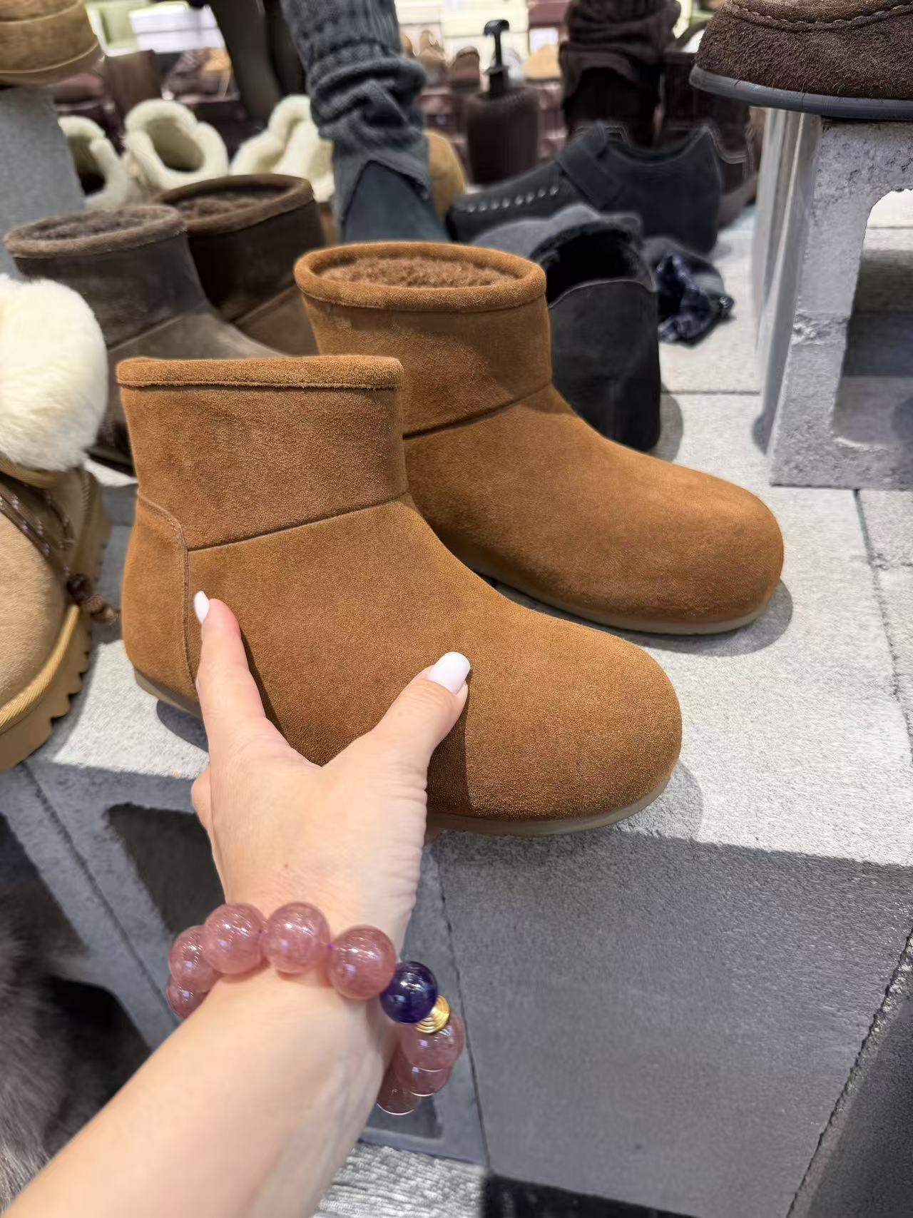 皮毛一体雪地靴女款加绒保暖勃肯短靴冬季新款复古平底丑萌棉鞋