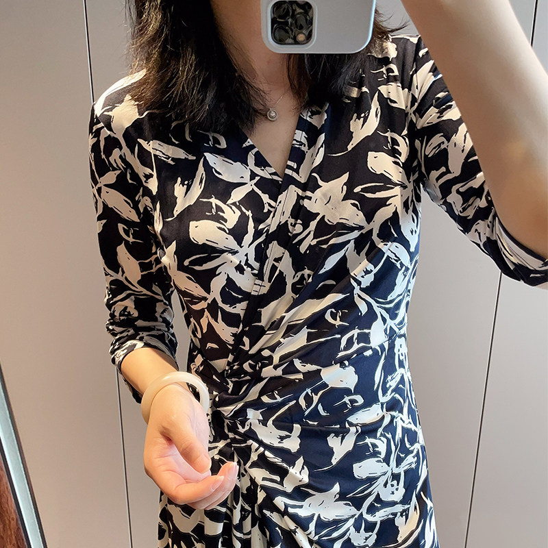 藏青色V领七分袖真丝针织连衣裙