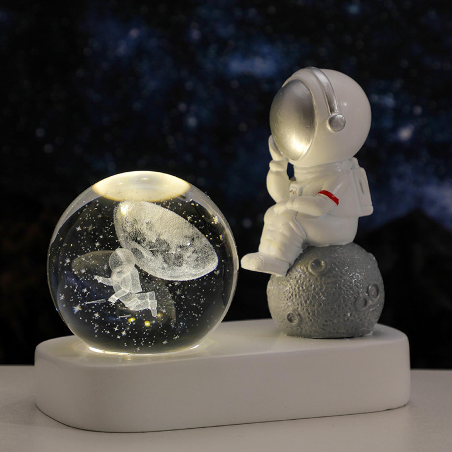 创意宇航员USB发光水晶球底座