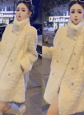 2025冬网红新款皮毛一体外套女欧货白色羊羔毛双排扣显瘦中长大衣