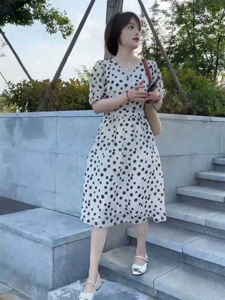 显瘦短袖V领聚酯纤维气质A字裙