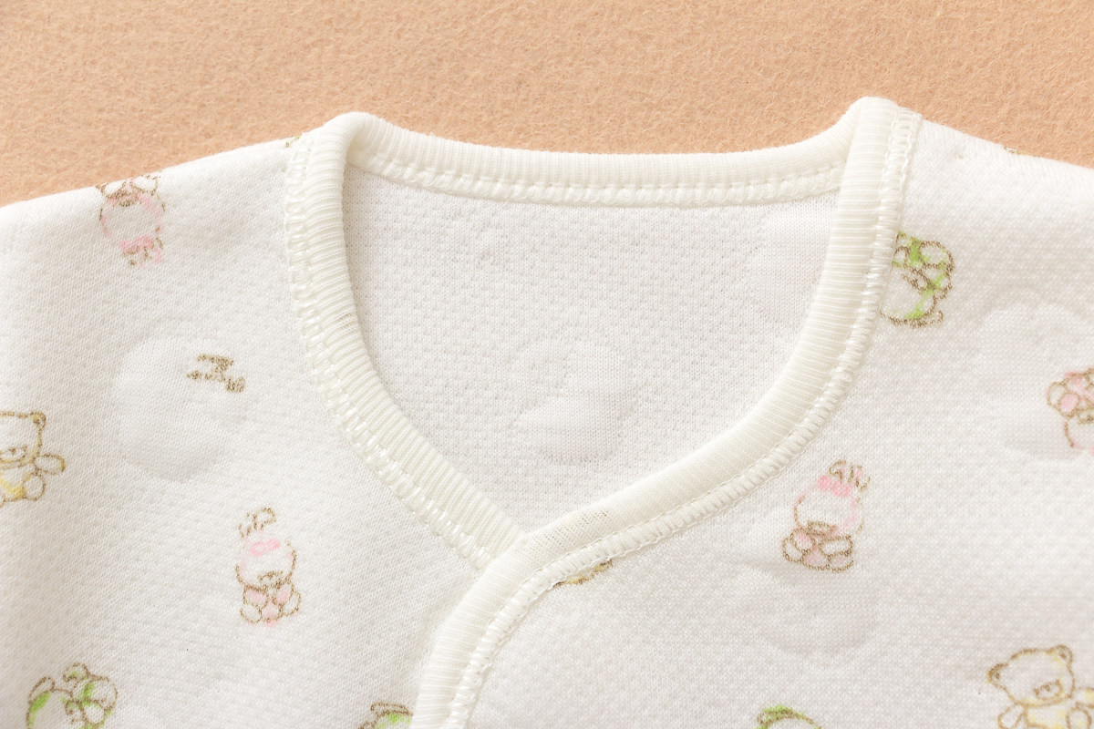 Coffret cadeau pour bébé - vêtements - Ref 1963054 Image 1