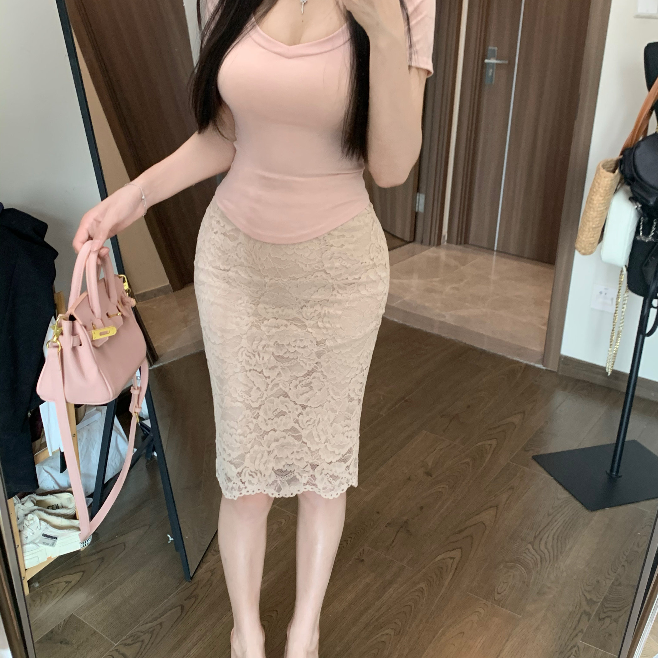 纯欲粉色修身T恤短袖针织上衣女韩系开叉蕾丝拼接包臀半身裙套装