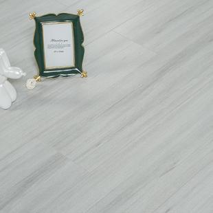 灰色北欧原木家用金刚板强化复合木地板12mm地暖防水耐磨厂家直销