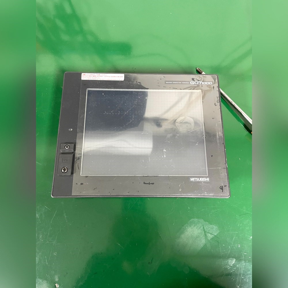 三菱触摸屏 GT1562-VNBA 议价