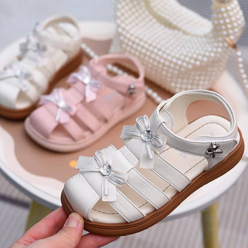 女童鞋子儿童包头凉鞋2026夏季新款轻便防滑罗马鞋软底公主风童鞋