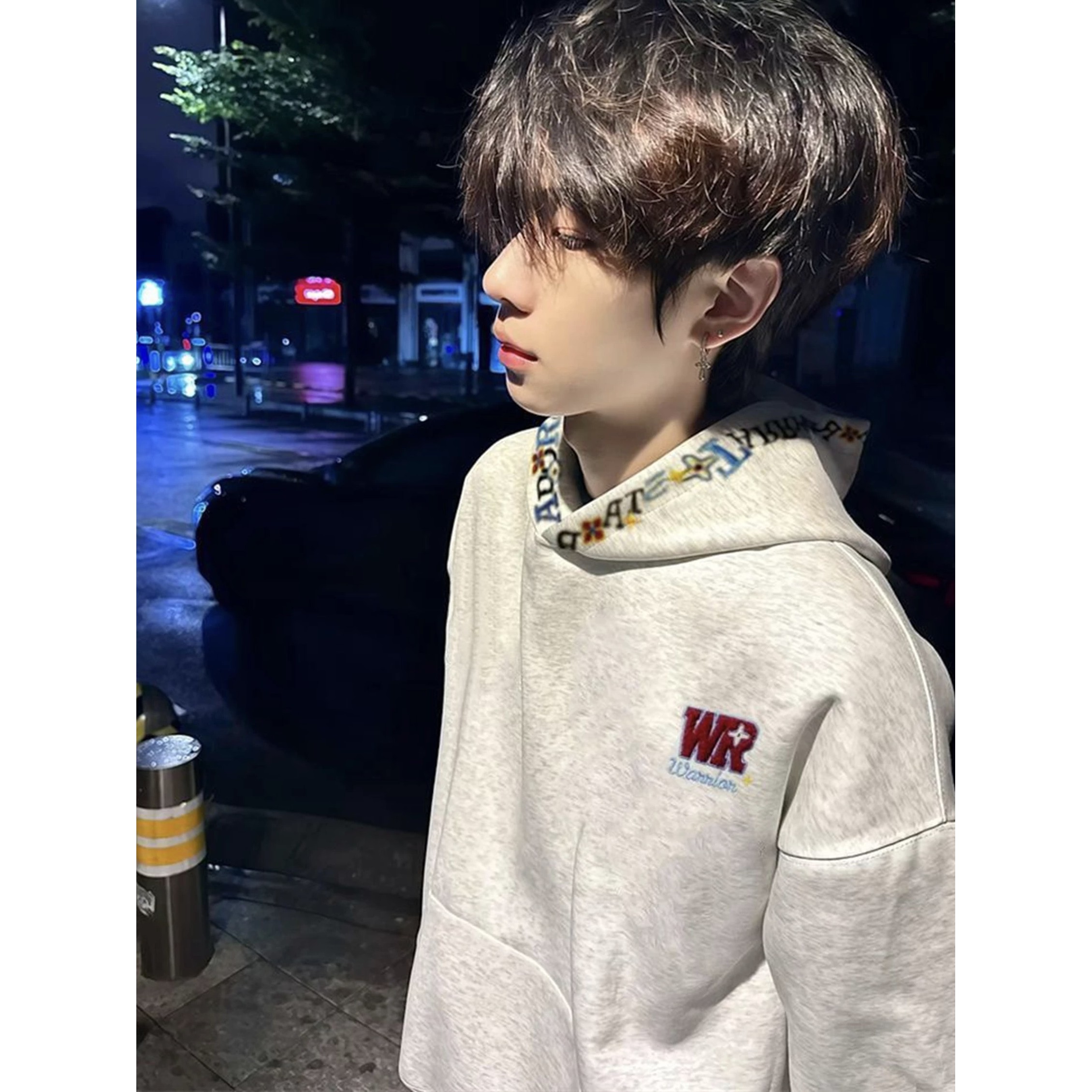 免费试穿~字母刺绣连帽卫衣男