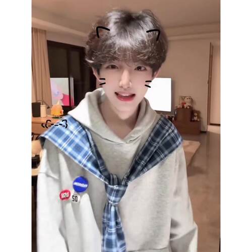 免费试穿~披肩格子连帽卫衣男款