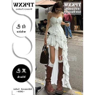 甜辣高级感白色缎面吊带洋装女夏季纯色荷叶边收腰不对称长裙子