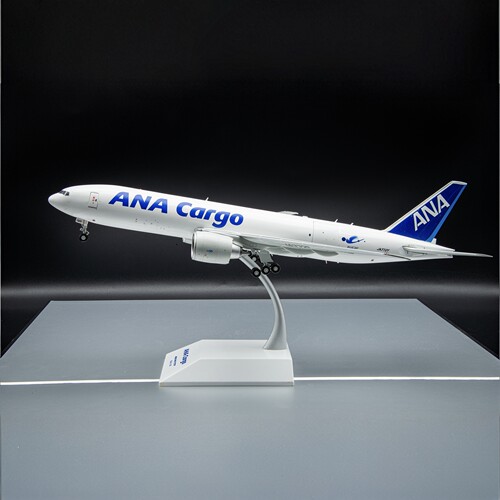 JCwings全日空波音777-200LRF货机合金飞机模型1:200可开舱门收藏