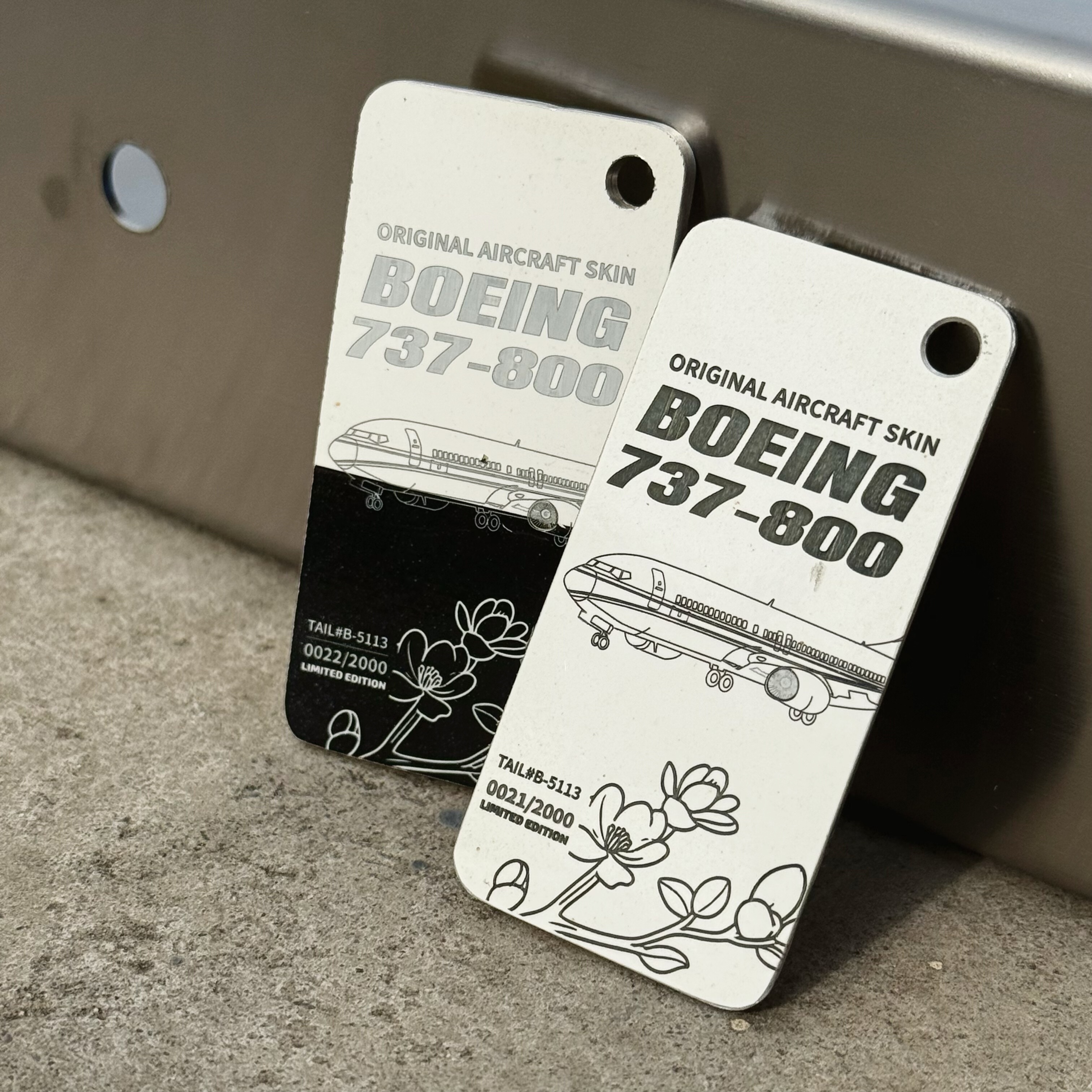 南航波音737飞机机身蒙皮挂件