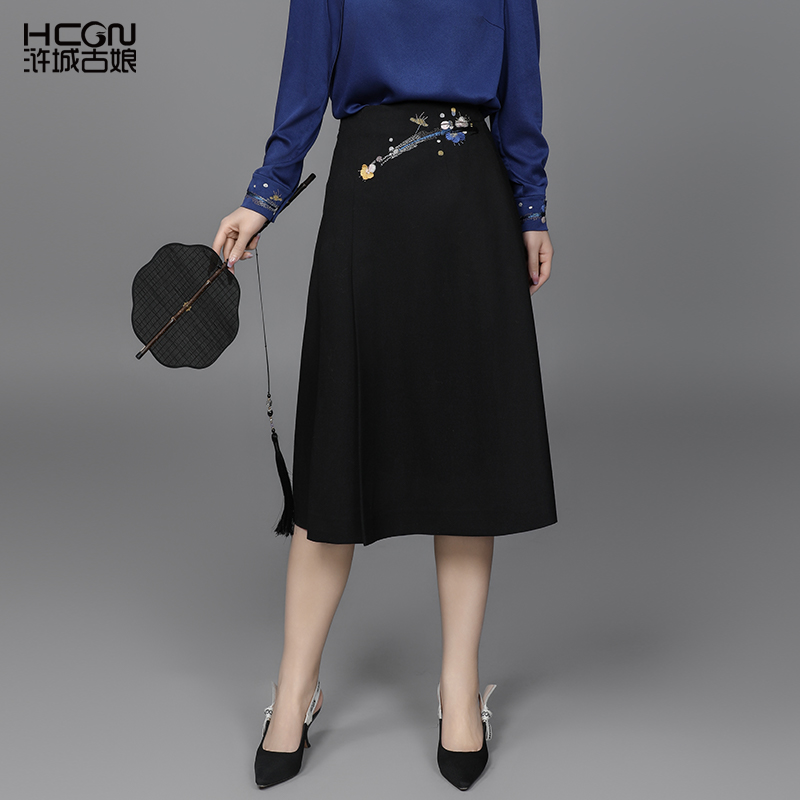 浒城古娘刺绣中长款黑色羊毛半裙