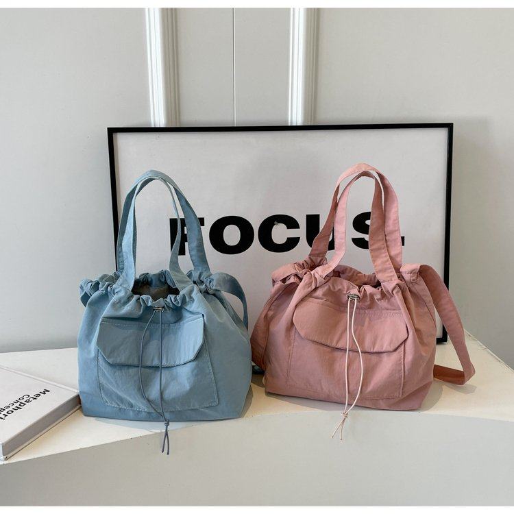 韩版小众休闲文艺帆布水桶包时尚抽绳单肩女包网红褶皱尼龙斜挎包,箱包皮具/热销女包/男包,通用款女包,淘宝优惠券,粉丝福利购,淘宝优惠卷