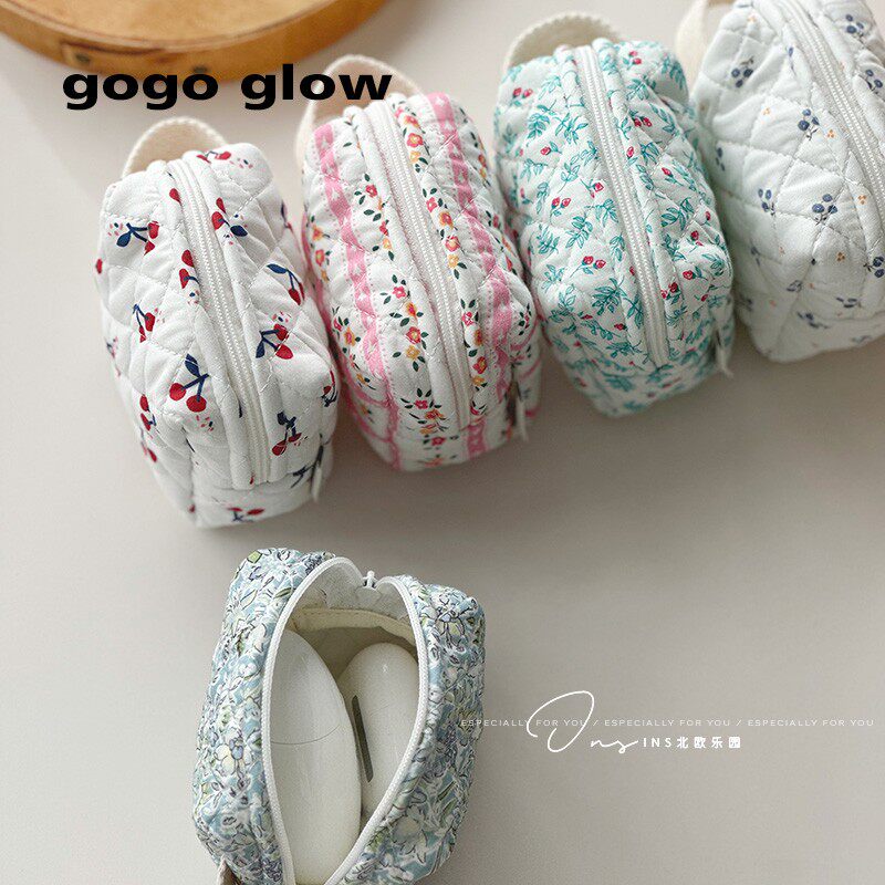 gogo glow 绗缝碎花纯棉便携耳机杂物钥匙收纳可爱防震小方挂包