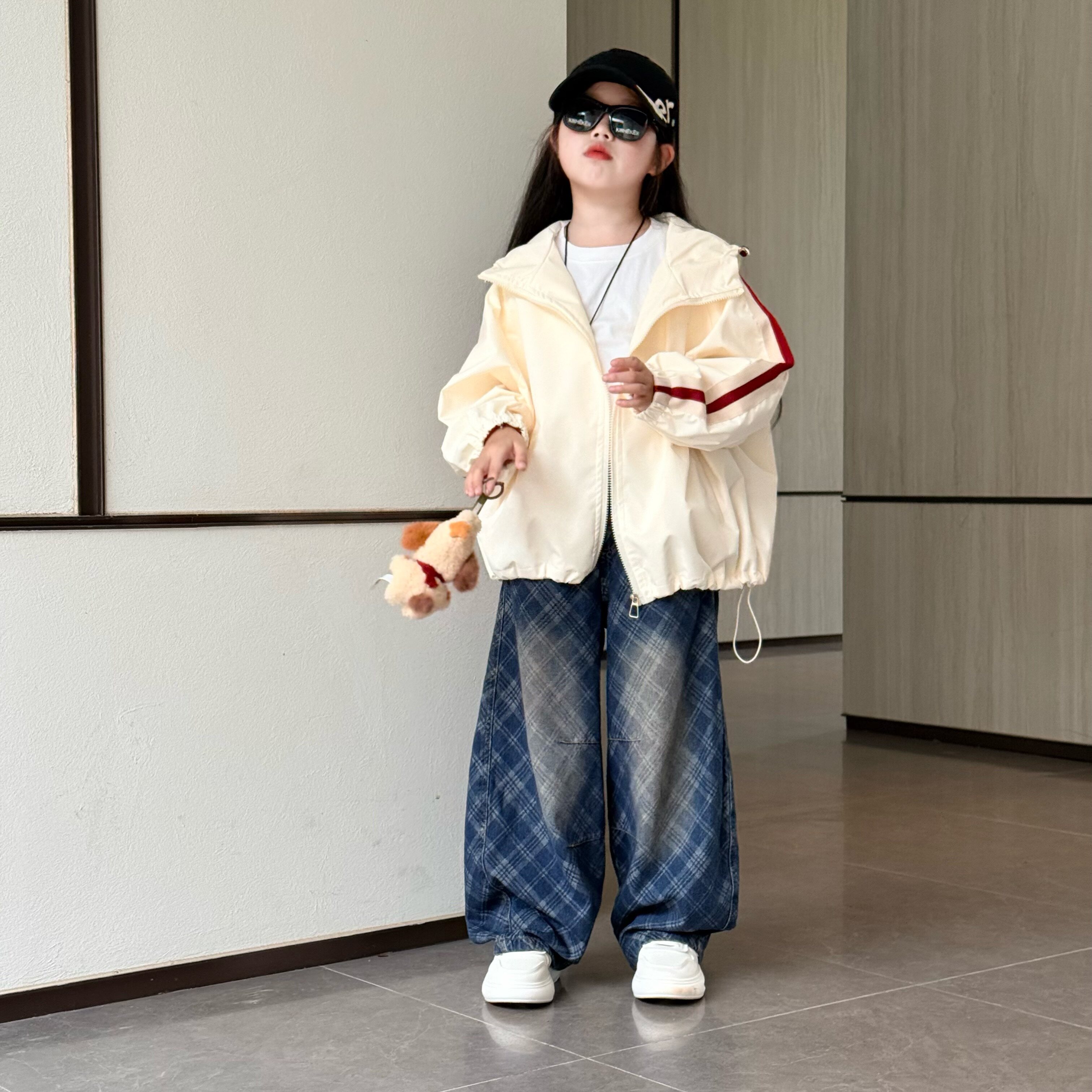 女童秋装套装2026新款洋气儿童三合一冲锋衣女大童格子牛仔裤秋款