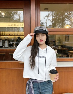 U2026春季新款女装短款连帽卫衣女宽松长袖套头休闲百搭上衣帽衫