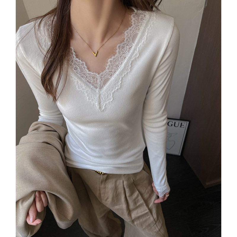 蕾丝花边V领长袖打底衫女士内搭秋冬季德绒磨毛修身设计感正肩t恤