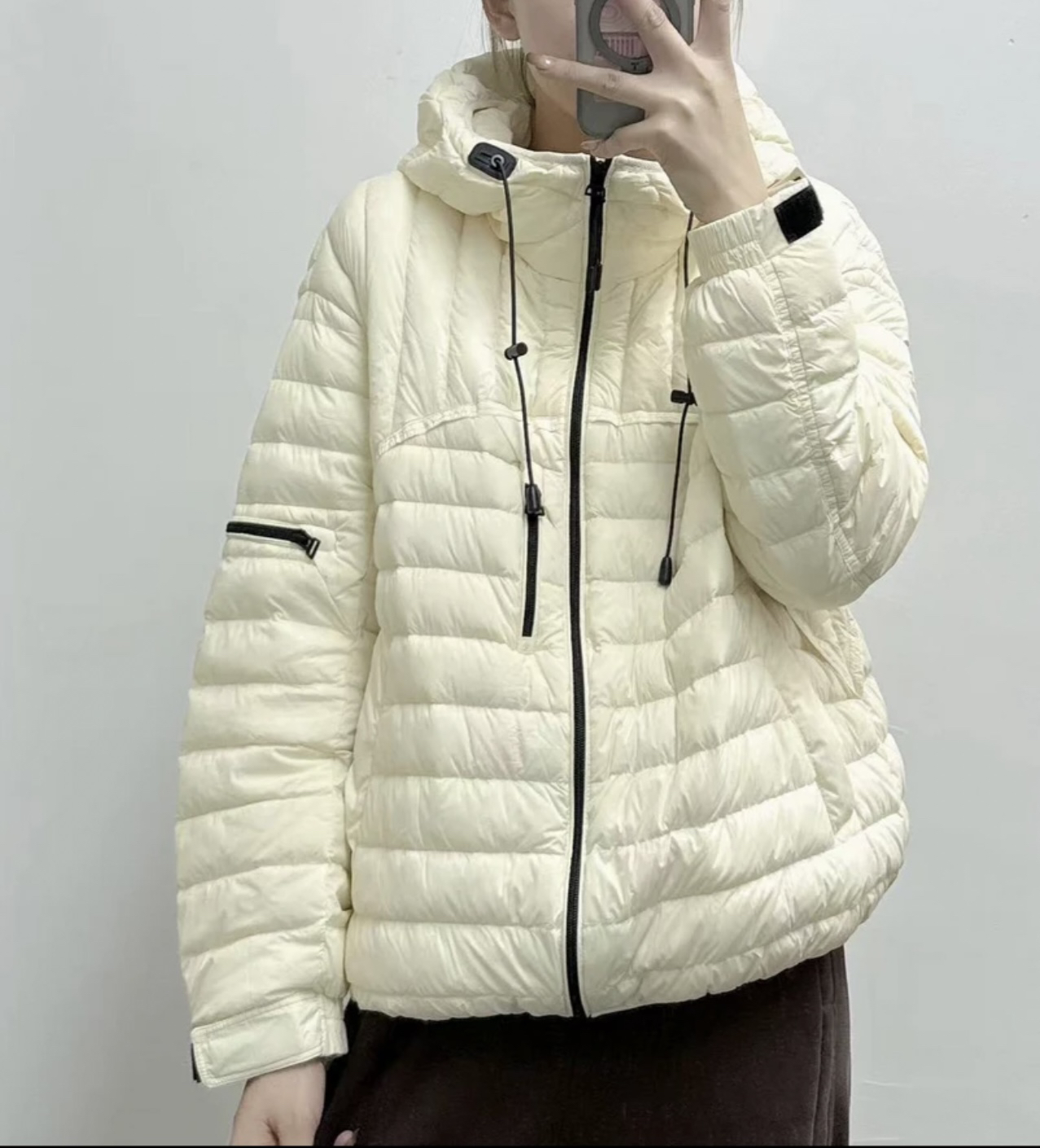2024秋冬新款轻薄连帽羽绒服女短款90鸭绒休闲百搭时尚保暖外套潮