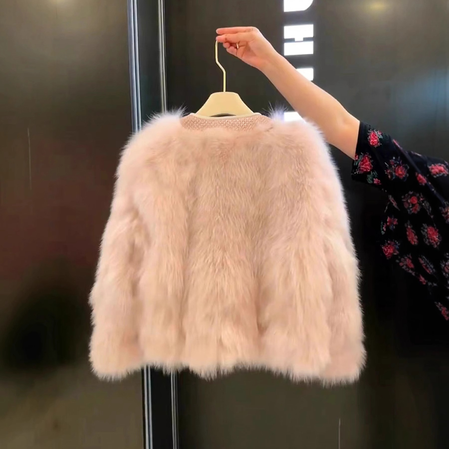 跨境外贸爆款法式小香风仿皮草外套女设计感显瘦皮毛一体上衣保暖