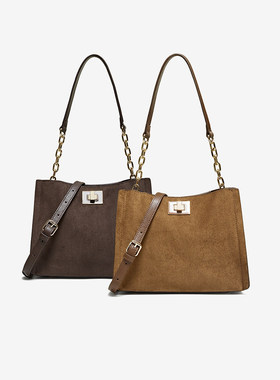 百思图2025冬季新款商场同款腋下包时尚潮流单肩斜挎包女J9019DX5