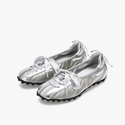 73hours女鞋蓬蓬裙2026春季新款银色豆豆底德训鞋运动平底芭蕾鞋