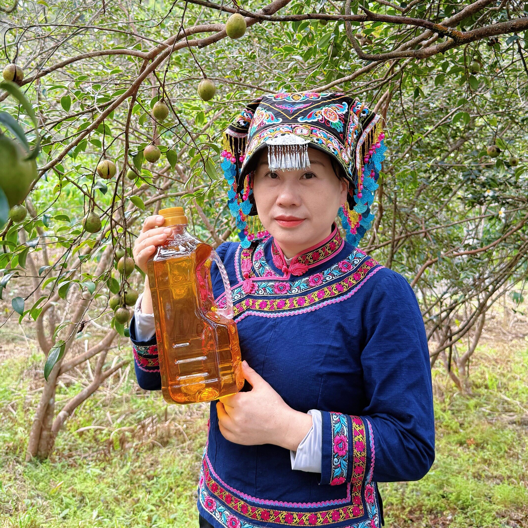 古法压榨土榨野生老树小籽山茶油