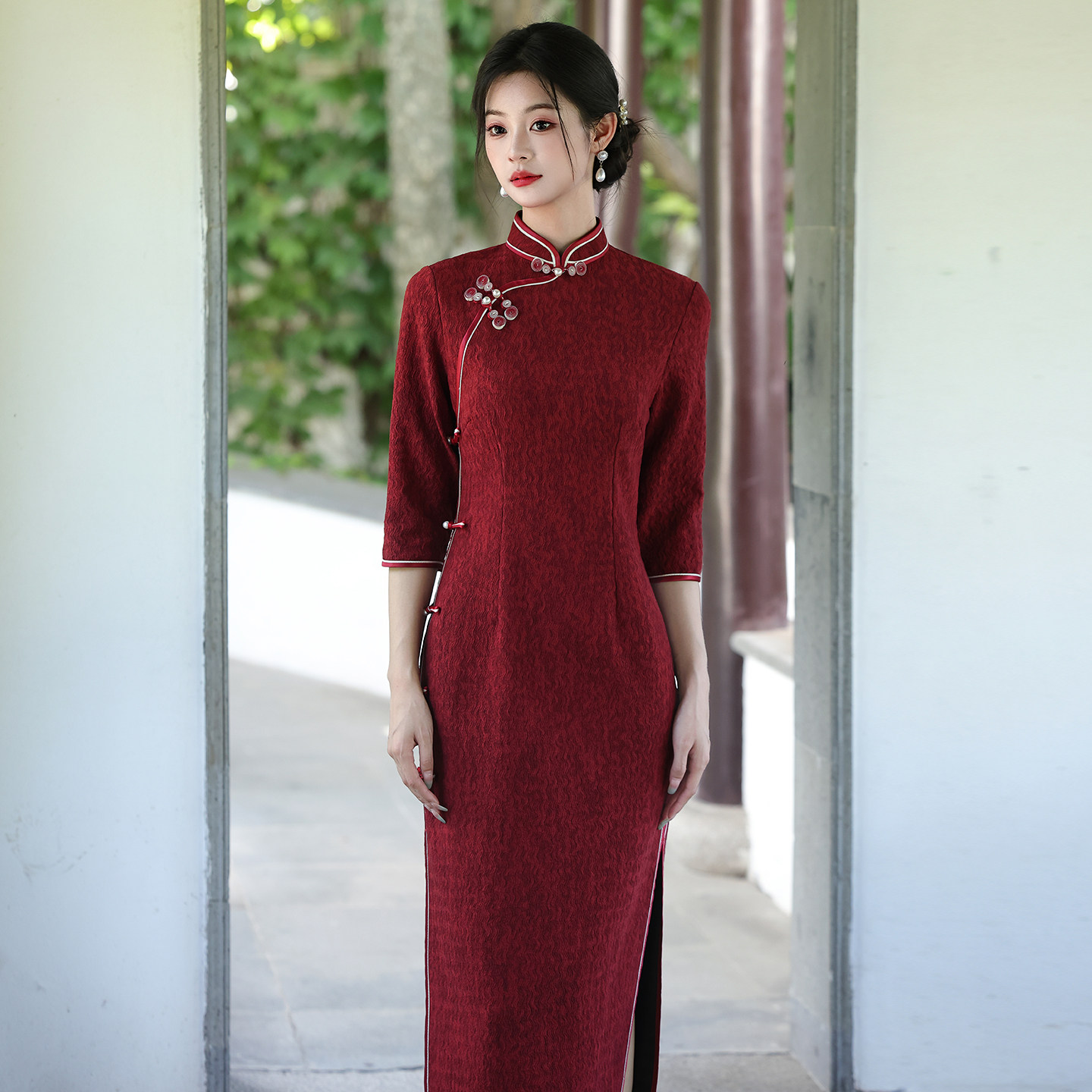 红色旗袍敬酒服新娘中式回门结婚图片