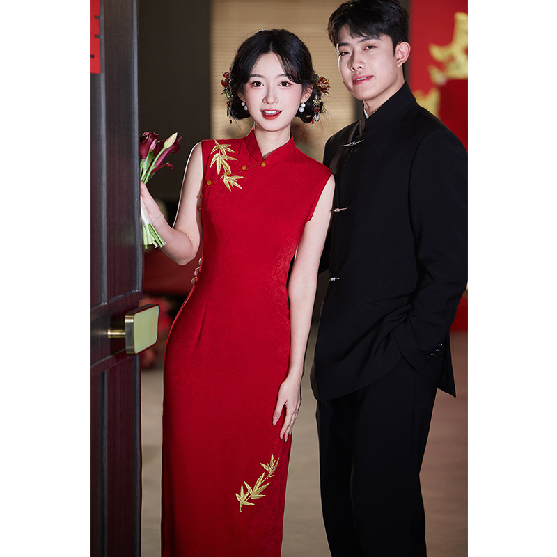 红色新中式新娘订婚敬酒服日常穿