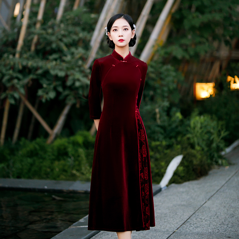 日常改良丝绒奥黛连衣裙显瘦优雅