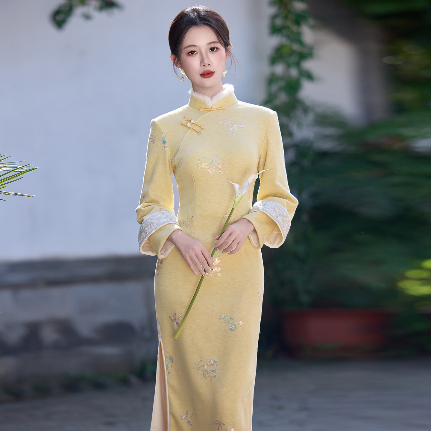 黄色新中式长袖加绒加厚毛领冬款旗袍2026新款高级感掐腰显瘦冬装