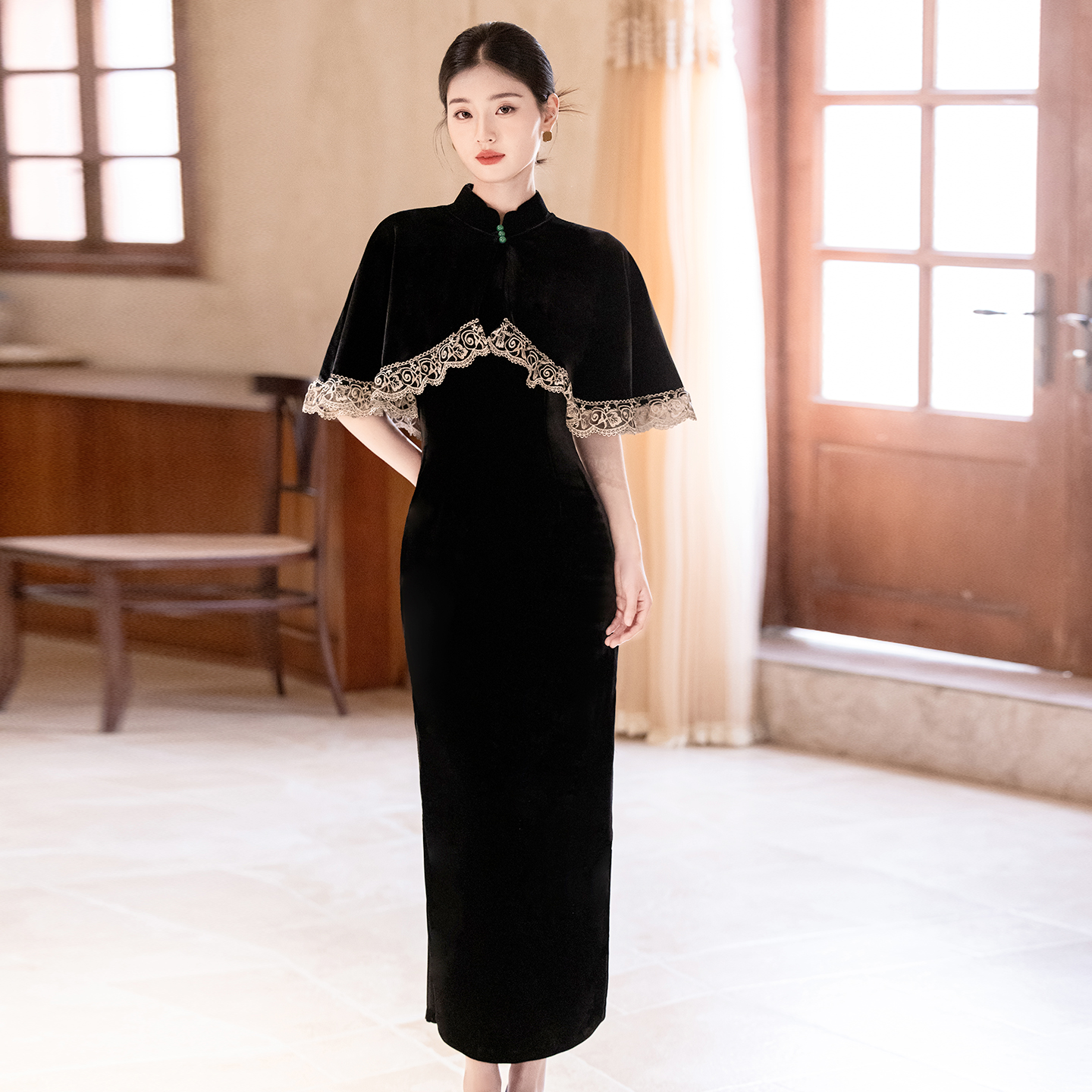 黑色复古国风丝绒旗袍披肩外搭